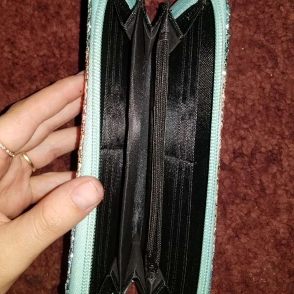 wallet - Picture 2 of 2